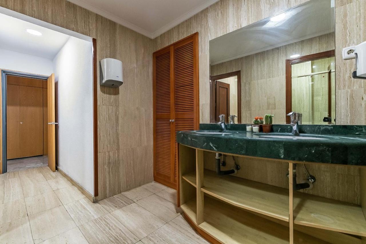 Grand Soho Ofihouse Malaga Apartamento Exterior foto